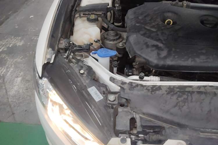 Used Ford Mondeo 2013 2.0L GTDi 200 Fashion Edition Engine Bay Right