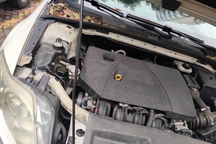 Used Ford Mondeo 2013 2.3L Luxury Model Engine Bay Right