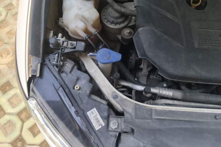 Used Ford Mondeo 2013 2.0L GTDi 200 Fashion Edition Engine Bay Right