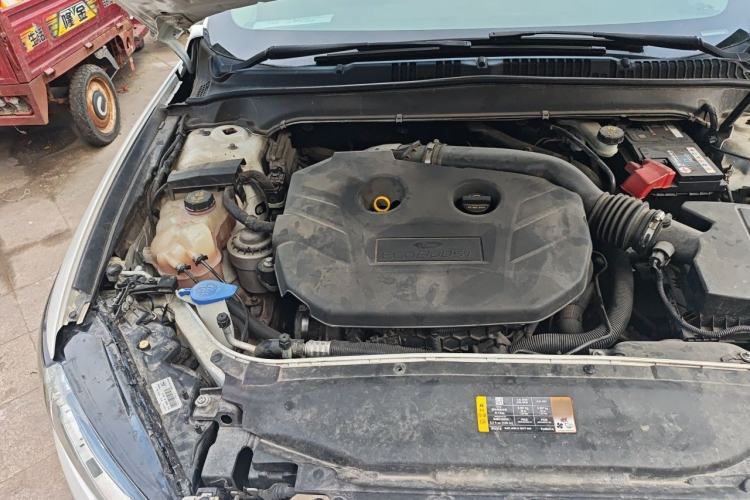 Used Ford Mondeo 2013 2.0L GTDi 200 Fashion Edition Engine Bay Right