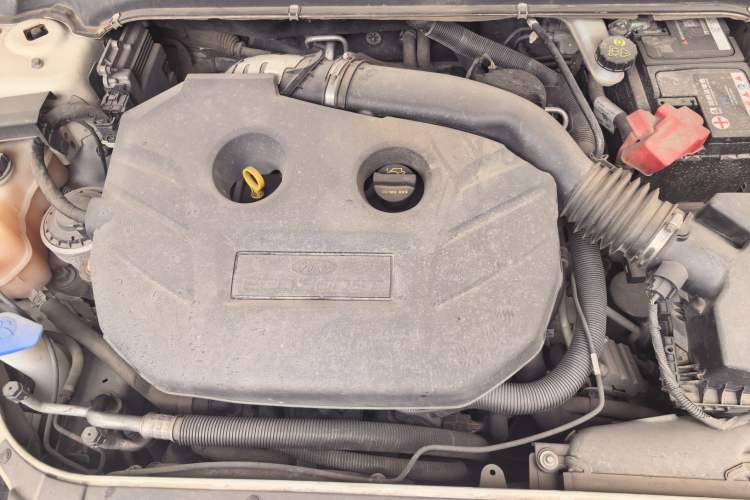 Used Ford Mondeo 2013 2.0L GTDi240 Luxury Sport Model Engine Bay