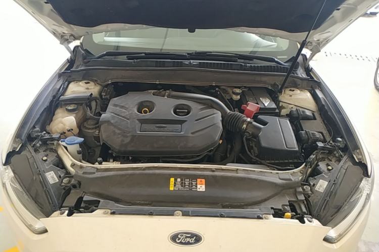 Used Ford Mondeo 2013 2.0L GTDi 200 Fashion Edition Engine Bay