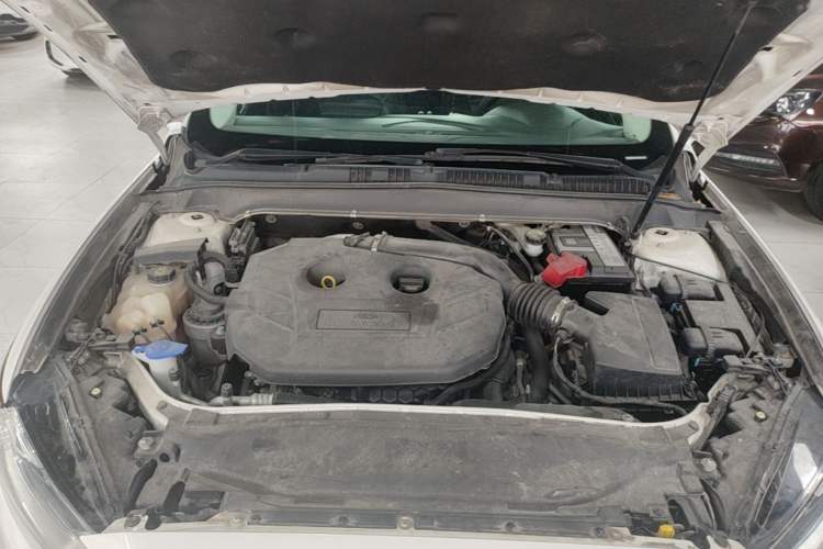 Used Ford Mondeo 2013 2.0L GTDi 200 Fashion Edition Engine Bay