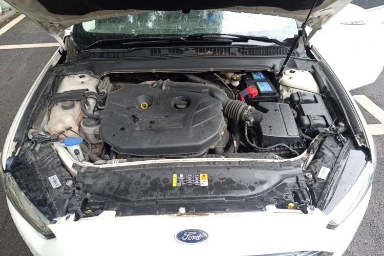 Used Ford Mondeo 2013 2.0L GTDi240 Flagship Edition Engine Bay
