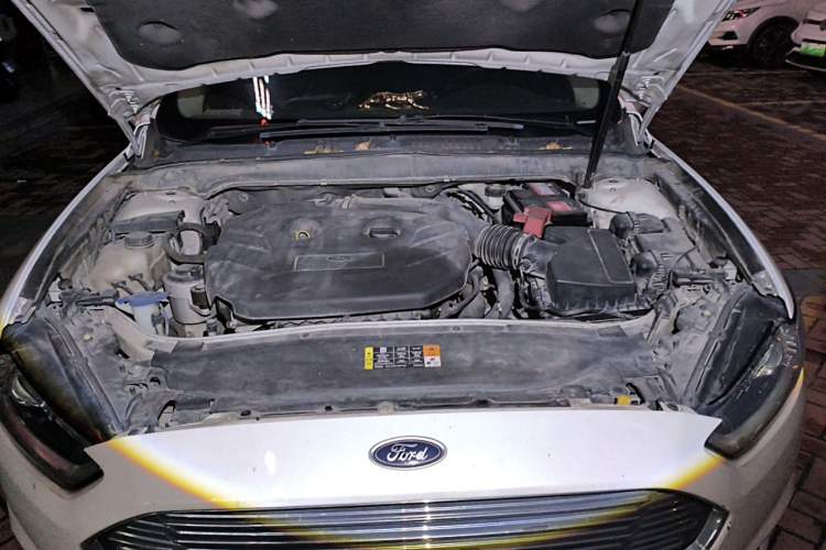 Used Ford Mondeo 2013 2.0L GTDi 200 Fashion Edition Engine Bay