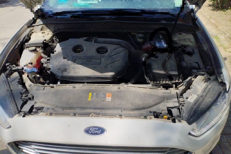 Used Ford Mondeo 2013 2.0L GTDi 200 Luxury Model Engine Bay