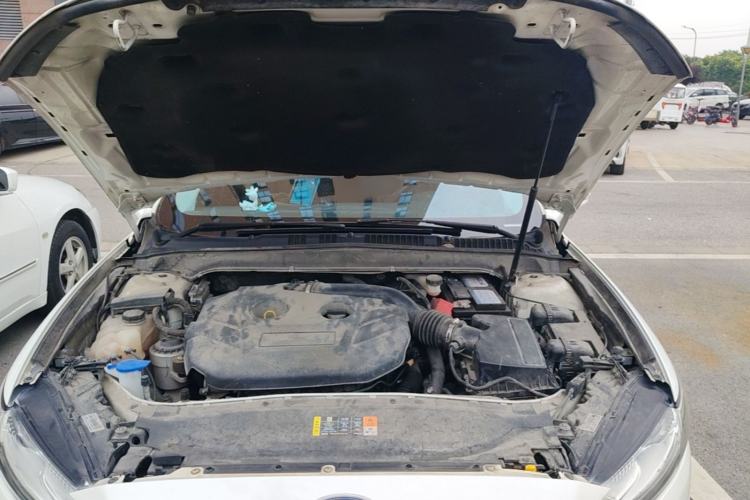 Used Ford Mondeo 2013 2.0L GTDi240 Luxury Sport Model Engine Bay