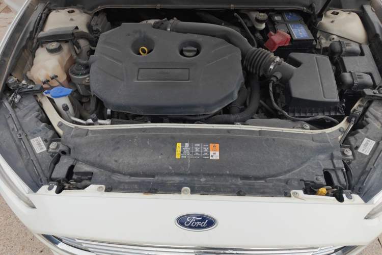 Used Ford Mondeo 2013 2.0L GTDi 200 Luxury Model Engine Bay