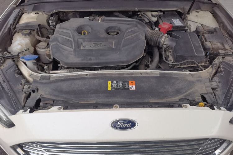 Used Ford Mondeo 2013 2.0L GTDi 200 Luxury Model Engine Bay