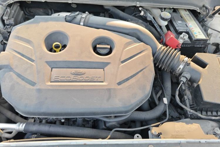 Used Ford Mondeo 2013 2.0L GTDi 200 Luxury Model Engine Bay