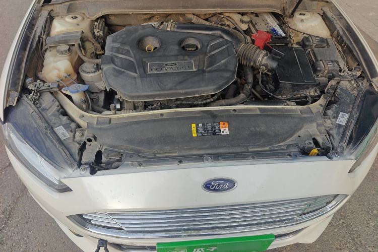 Used Ford Mondeo 2013 2.0L GTDi 200 Luxury Model Engine Bay