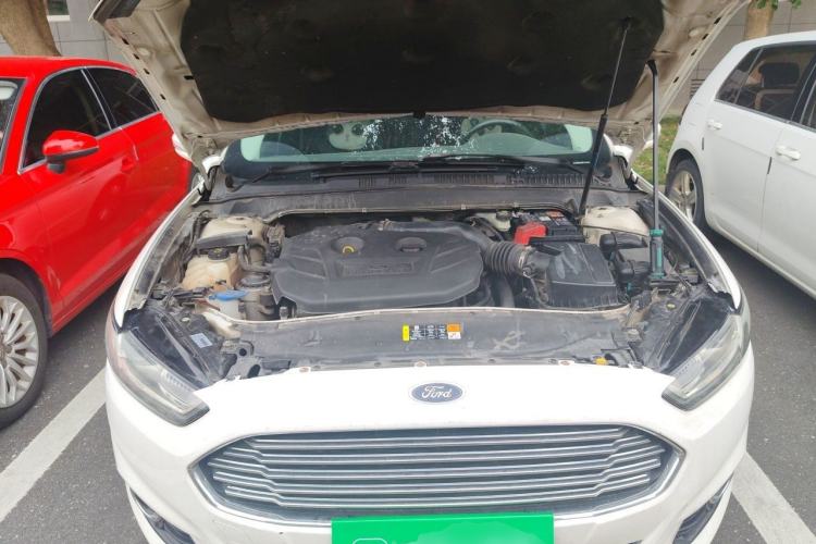 Used Ford Mondeo 2013 2.0L GTDi 200 Fashion Edition Engine Bay