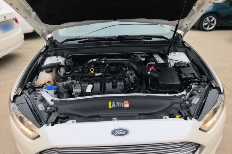 Used Ford Mondeo 2013 2.0L GTDi 200 Fashion Edition Engine Bay