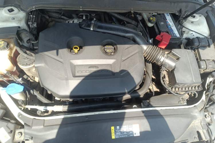 Used Ford Mondeo 2013 2.0L GTDi 200 Fashion Edition Engine Bay