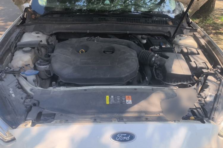 Used Ford Mondeo 2013 2.0L GTDi 200 Luxury Model Engine Bay