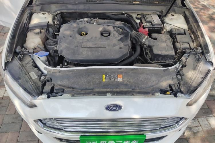 Used Ford Mondeo 2013 2.0L GTDi 200 Luxury Model Engine Bay