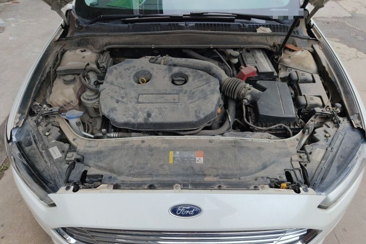 Used Ford Mondeo 2013 2.0L GTDi 200 Fashion Edition Engine Bay