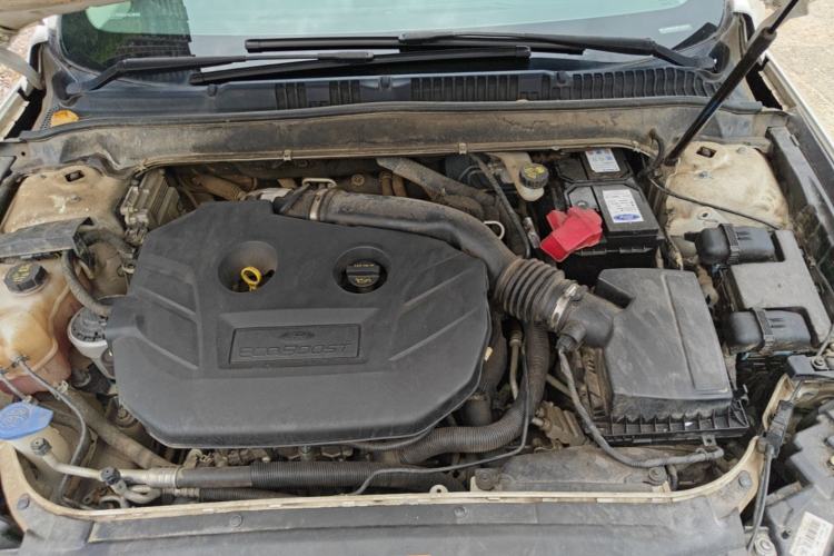 Used Ford Mondeo 2013 2.0L GTDi 200 Luxury Model Engine Bay