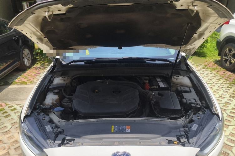 Used Ford Mondeo 2013 2.0L GTDi 200 Fashion Edition Engine Bay