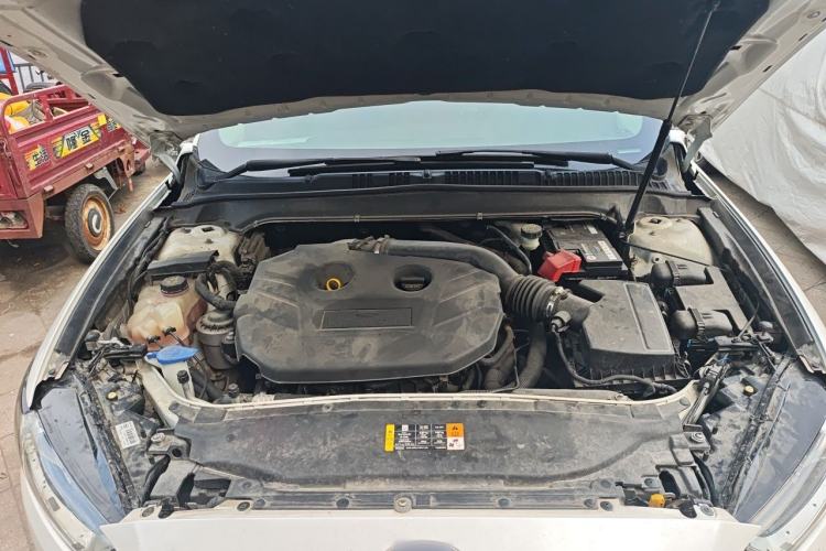 Used Ford Mondeo 2013 2.0L GTDi 200 Fashion Edition Engine Bay