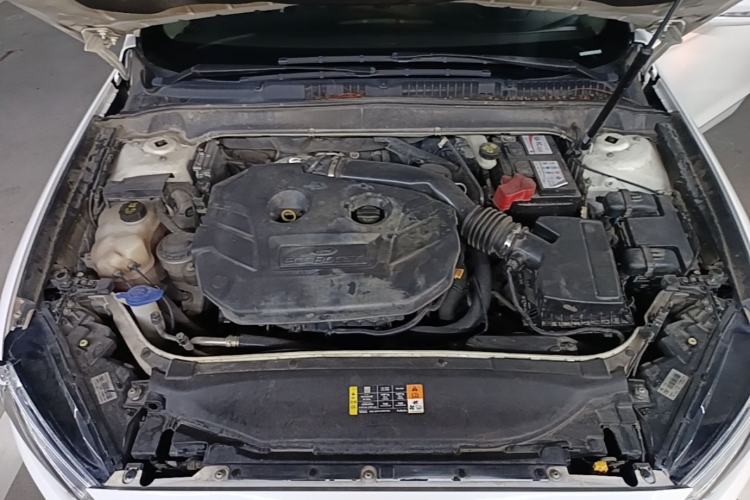 Used Ford Mondeo 2013 2.0L GTDi 200 Fashion Edition Engine Bay