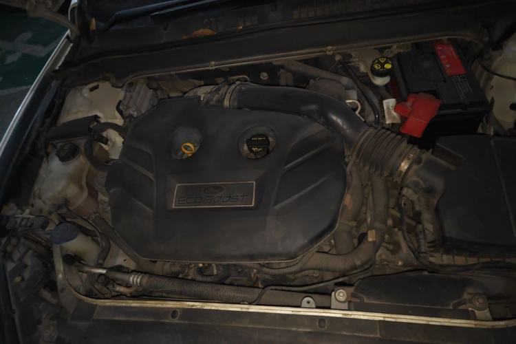 Used Ford Mondeo 2013 2.0L GTDi 200 Fashion Edition Engine Bay
