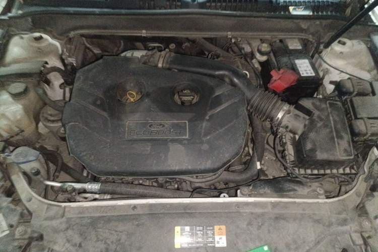 Used Ford Mondeo 2013 2.0L GTDi 200 Luxury Model Engine Bay