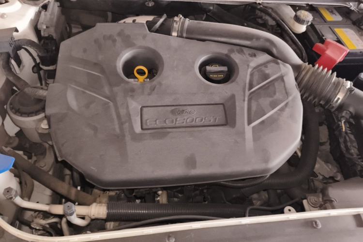 Used Ford Mondeo 2013 2.0L GTDi 200 Luxury Model Engine Bay