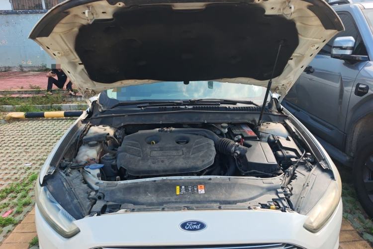 Used Ford Mondeo 2013 2.0L GTDi 200 Fashion Edition Engine Bay