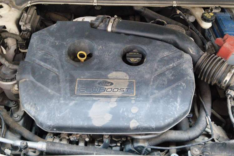 Used Ford Mondeo 2013 2.0L GTDi 200 Luxury Model Engine Bay
