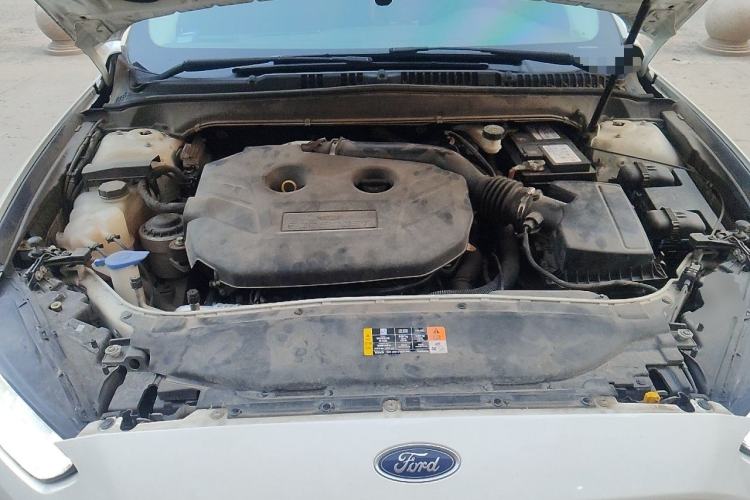 Used Ford Mondeo 2013 2.0L GTDi 200 Fashion Edition Engine Bay