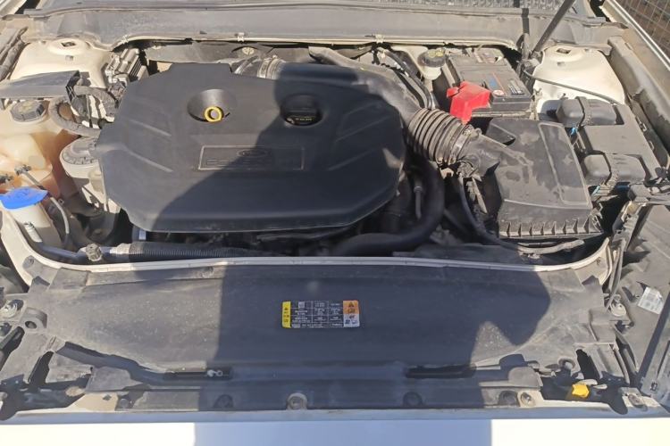 Used Ford Mondeo 2013 2.0L GTDi 200 Luxury Model Engine Bay
