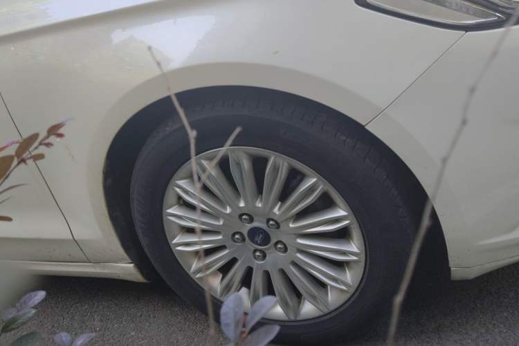 Used Ford Mondeo 2013 2.0L GTDi 200 Luxury Model Exterior 1