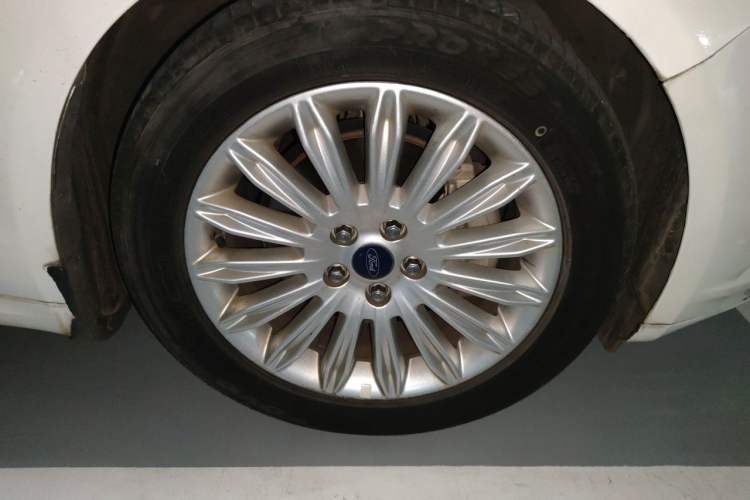 Used Ford Mondeo 2013 2.0L GTDi 200 Luxury Model Exterior 1