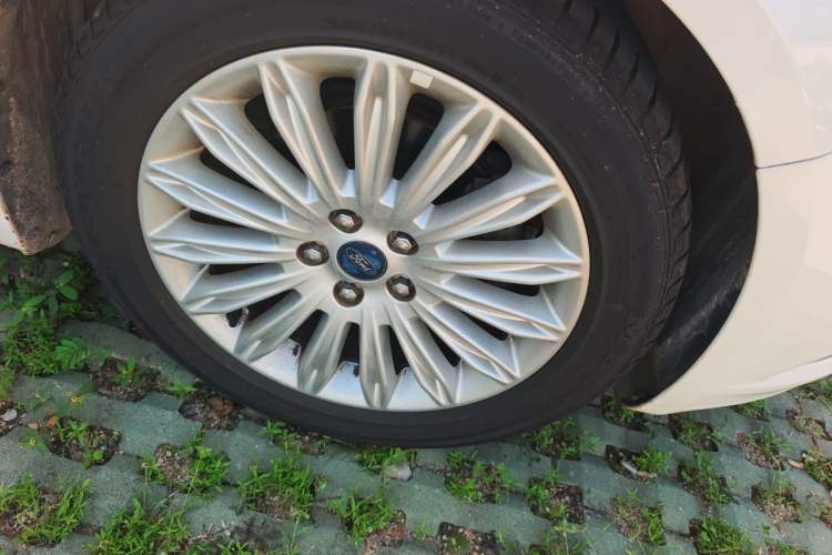 Used Ford Mondeo 2013 2.0L GTDi 200 Fashion Edition Exterior 1