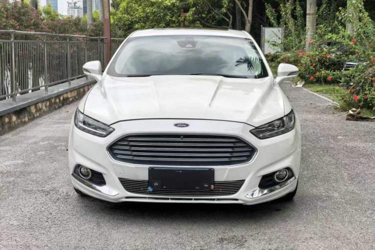 Used Ford Mondeo 2013 2.0L GTDi 200 Luxury Model Exterior 2