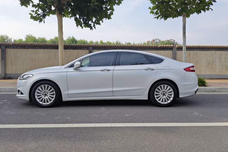 Used Ford Mondeo 2013 2.0L GTDi 200 Luxury Model Exterior 2