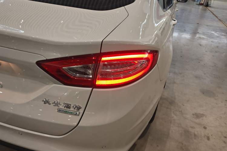 Used Ford Mondeo 2013 1.5L GTDi180 Fashion Edition Exterior 3