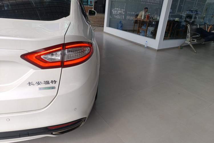 Used Ford Mondeo 2013 2.0L GTDi 200 Fashion Edition Exterior 3