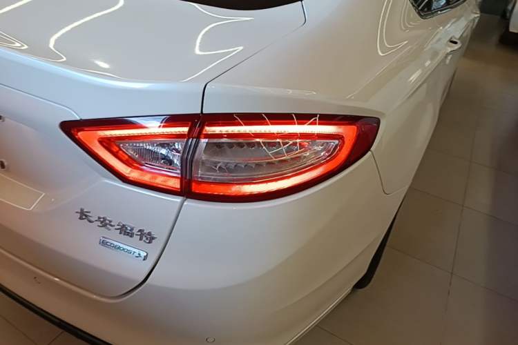 Used Ford Mondeo 2013 2.0L GTDi 200 Fashion Edition Exterior 3