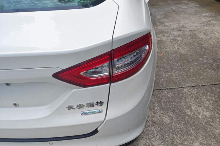 Used Ford Mondeo 2013 2.0L GTDi 200 Luxury Model Exterior 3