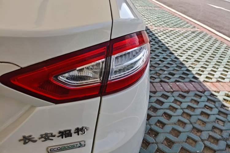 Used Ford Mondeo 2013 1.5L GTDi180 Fashion Edition Exterior 3
