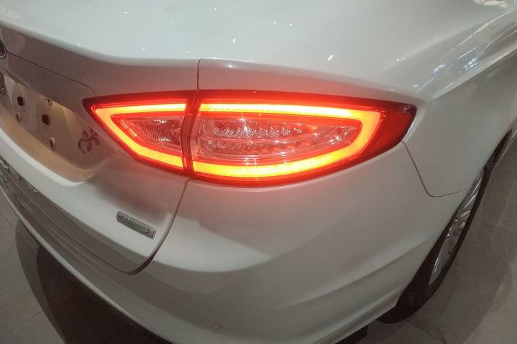 Used Ford Mondeo 2013 2.0L GTDi 200 Luxury Model Exterior 3