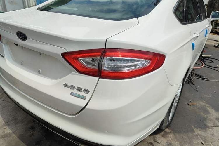 Used Ford Mondeo 2013 2.0L GTDi 200 Fashion Edition Exterior 3