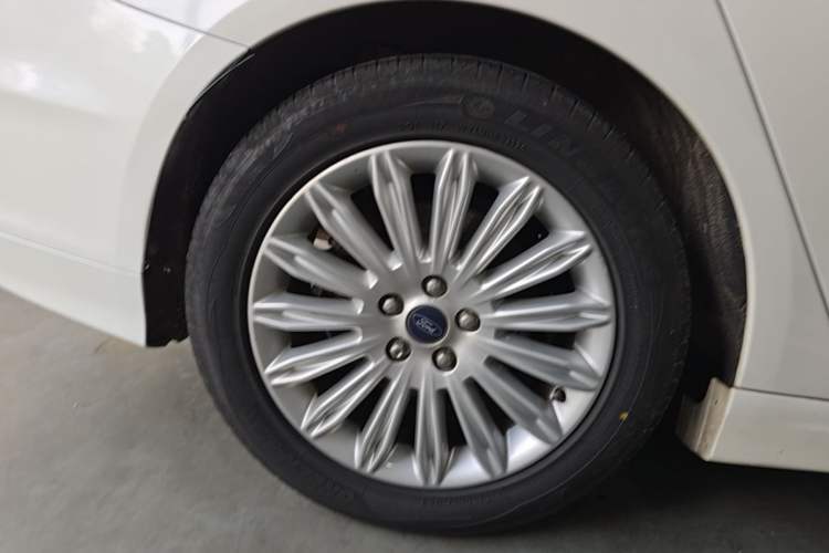 Used Ford Mondeo 2013 2.0L GTDi 200 Luxury Model Exterior 3