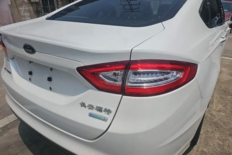 Used Ford Mondeo 2013 2.0L GTDi 200 Luxury Model Exterior 3