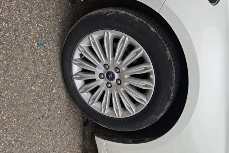 Used Ford Mondeo 2013 2.0L GTDi 200 Fashion Edition Exterior 4