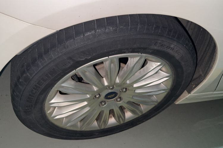 Used Ford Mondeo 2013 2.0L GTDi 200 Luxury Model Exterior 4