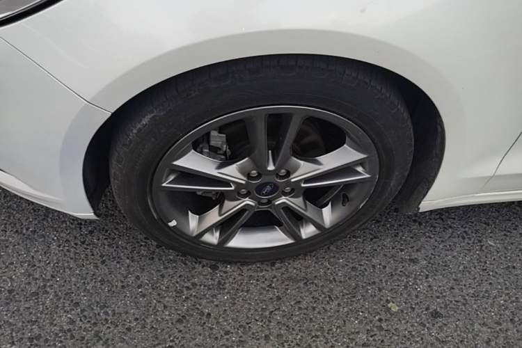 Used Ford Mondeo 2013 2.0L GTDi240 Luxury Sport Model Exterior 4