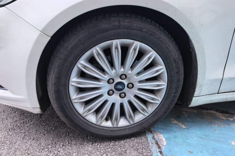 Used Ford Mondeo 2013 2.0L GTDi 200 Luxury Model Exterior 4